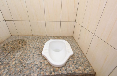 Kecamatan Narmada Hotel | Hotel O Dannis Homestay Near Musholla Al Istiqomah Terawangan