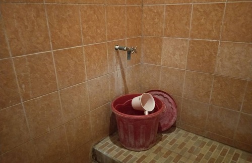 Kecamatan Narmada Hotel | Hotel O Dannis Homestay Near Musholla Al Istiqomah Terawangan