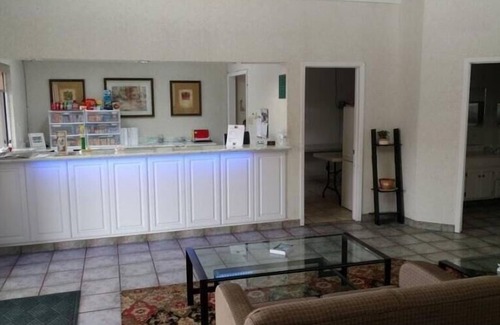 Cuero Hotel | Hotel O Executive Inn & Suites Cuero Hwy 87