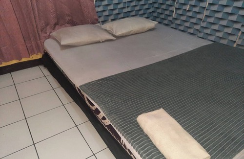 Linggajati Hotel | Hotel O Guest House Pak Eman