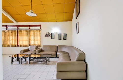 Sukaradja Hotel | Hotel O Guesthouse Alun Alun Purwokerto