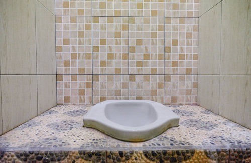 Madiun Hotel | Hotel O Ilyasa Family