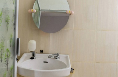 Demak Hotel | Hotel O Mandiri Guest House Syariah