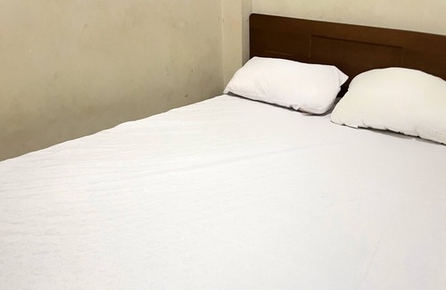 Garut Hotel | Hotel O Penginapan Laras PaminggirNearPesona Alam Seafood Pink Mira