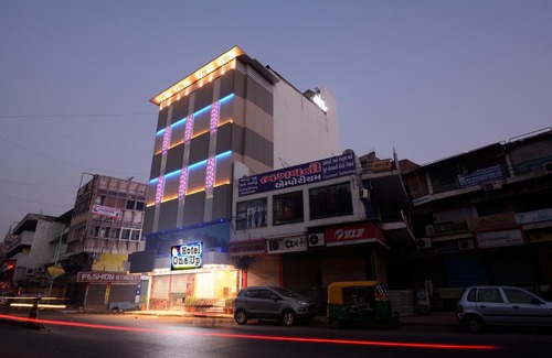 Ahmedabad City Centre Hotel | Hotel One up