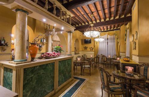 Lucca Historical Center Hotel | Hotel Palazzo Alexander