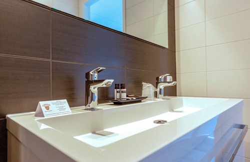 Maastricht Apartment | Hotel Panorama double room at Dormio hotel De Prins van Oranje, Maastricht