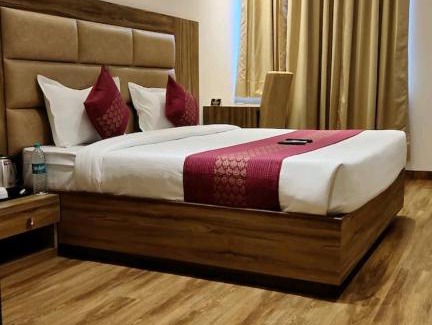 Zirakpur Hotel | Hotel pearl wood