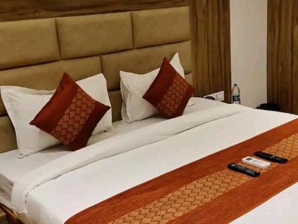 Zirakpur Hotel | Hotel pearl wood