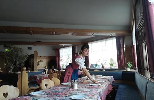 Tauplitz Hotel | Hotel Pension Sonnenuhr