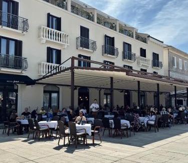 Tivat Hotel | Hotel Pine