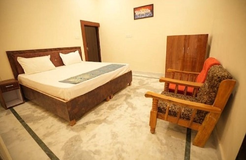 Khajuraho Hotel | Hotel Poorvi Inn with WiFi, AC near Jain Temples, Khajuraho