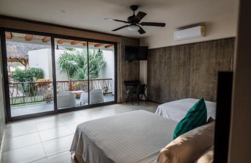 Barra de Potosi Hotel | Hotel Portofino