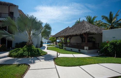 Barra de Potosi Hotel | Hotel Portofino