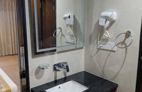 Azamgarh Hotel | Hotel Raghukul Grand