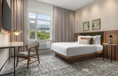 Cote-Des-Neiges—Notre-Dame-De-Grace Hotel | Hotel Railwayparc Montreal, Tapestry Collection By Hilton