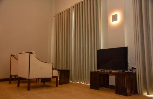 Thiranagama Hotel | Hotel Refresh Blue