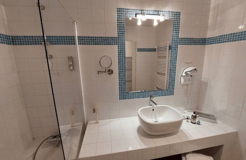 Revel Hotel | Hotel Restaurant du Midi