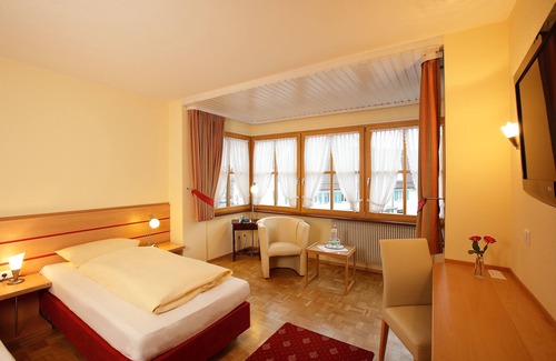 Braeunlingen Hotel | Hotel Restaurant Lindenhof