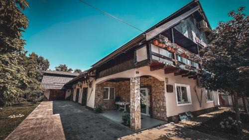 Madaras Hotel | Hotel-Restaurant Milenium