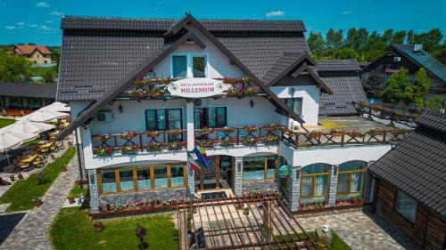Madaras Hotel | Hotel-Restaurant Milenium