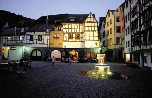 Bernkastel Hotel | Hotel-Restaurant Moselblümchen