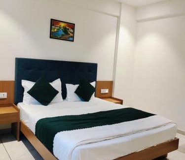GIDC Hotel | Hotel Royal Park Rooms
