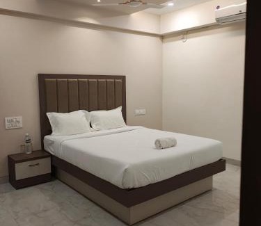 Bajarwadi Hotel | Hotel RRR