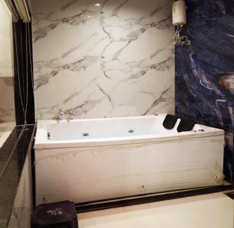 Naranpura Hotel | Hotel Sai, Naranpura