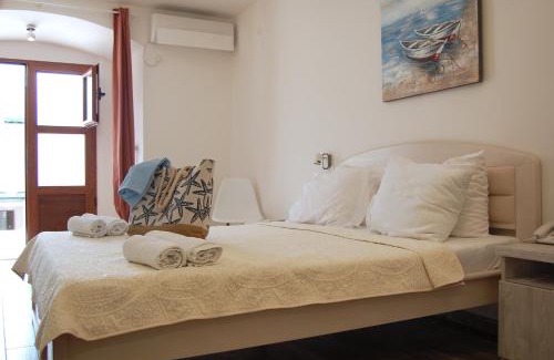 Dobrota Hotel | Hotel Sara