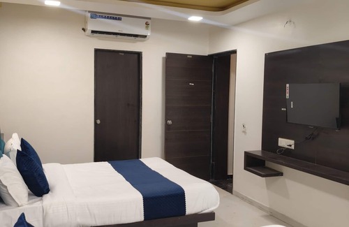 Ahmedabad Hotel | HOTEL SAROVAR GRAND