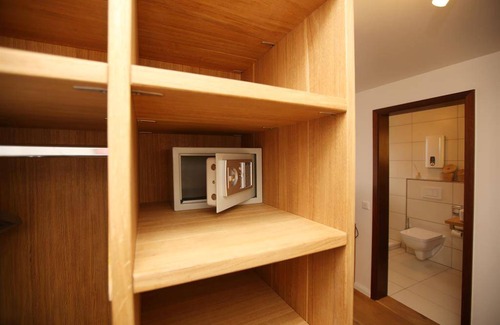 Montabaur Hotel | Hotel ∙ Single room, shower and bath, toilet, standard