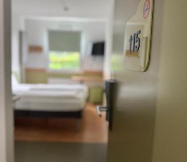 Wiesdorf Hotel | Hotel Stay Inn Köln Leverkusen City