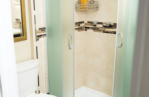 Manor Apartment | Hotel-Style Suite w/Kitchen