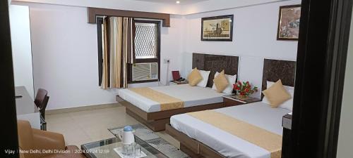 Paharganj Hotel | Hotel Su Shree Continental Dx Near New Delhi Railway Station