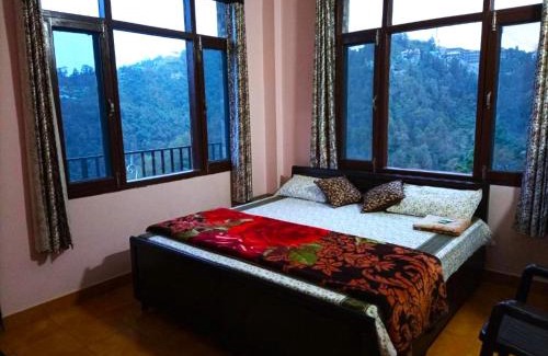 Shimla Hotel | Hotel Thakur Home's Mountain View - Outdoor furniture - Picnic Area