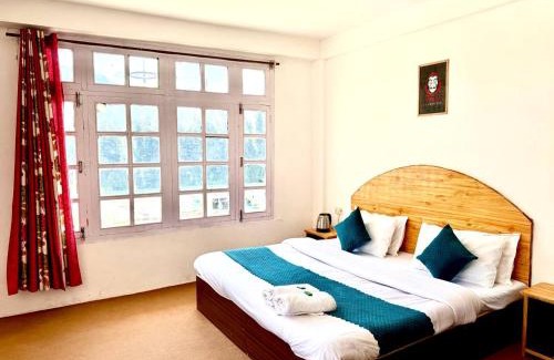 Old Manali Hotel | Hotel The Premium Villa Old Manali View