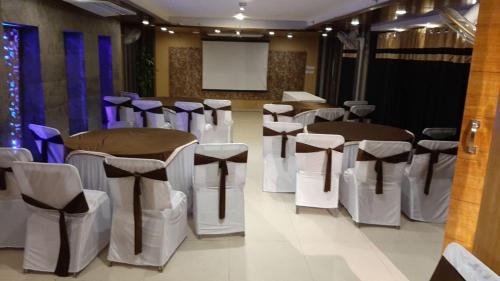 Lalkothi Hotel | Hotel The Radiant Star