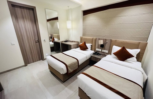 Sigra Hotel | HOTEL THE ROYAL VISTA