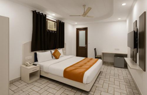Karol Bagh Hotel | Hotel TJS Royale, Karol Bagh, 2 Mins from Metro