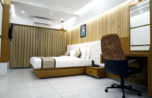 Surat Hotel | Hotel Tulsi