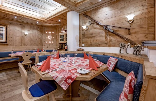 Davos-Dorf Hotel | Hotel ∙ Turmhotel Victoria - INCL. LIFT PASS Double room, shower/wc, HB