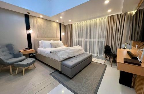 Bonifacio Global City Apartment | Hotel Vibe Condo at Uptown Parksuites BGC