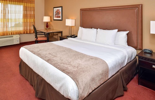 Natchez Hotel | Hotel Vue, Ascend Hotel Collection