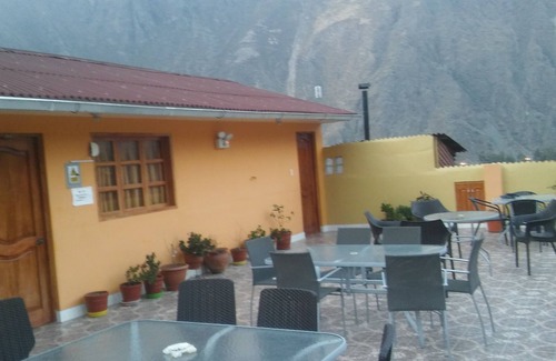 Ollantaytambo Apartment | Hotel with two terraces overlooking the mountains and the temple of the Inca sun