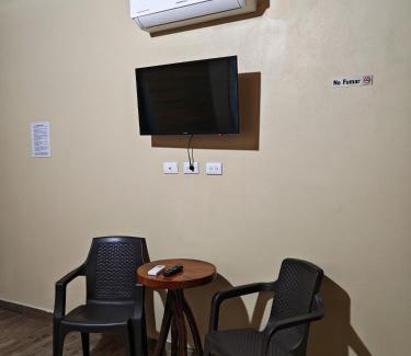 Tela House | Hotel y Cabañas El Sauce