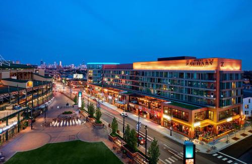 Wrigleyville Hotel | Hotel Zachary, Chicago, a Tribute Portfolio Hotel