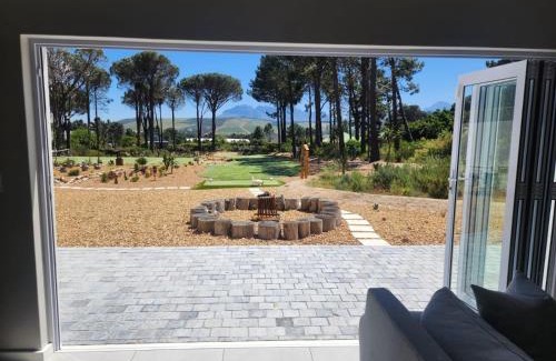 Helderberg Rural House | Hottentots Hide Away