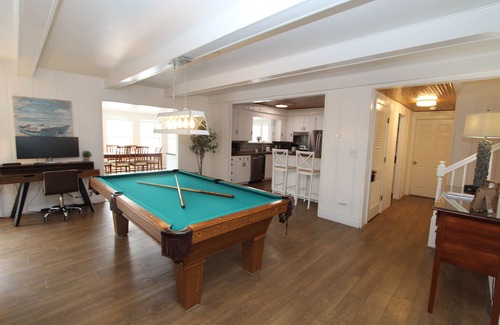 Goodview House | HotTub, Sauna, Paddle Boards, Kayaks, Firepit, Game Room, Linens, Scenic Point