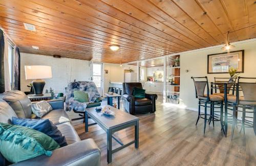 Houghton Lake House | Houghton Lake Cottage - Central Location!